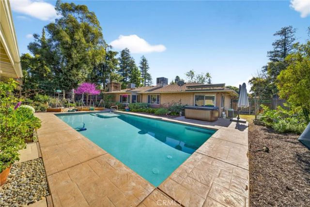 4872 N Arcade, Fresno, CA 93704