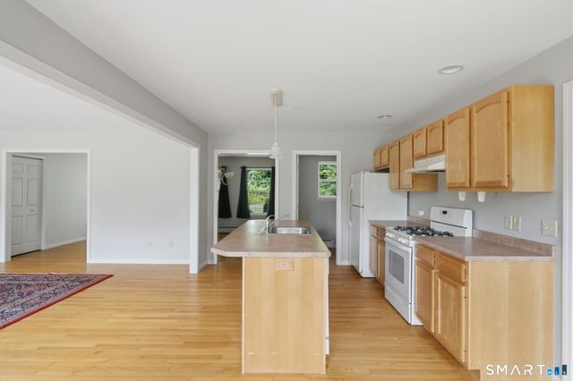 50 Hoskins Road, Bloomfield, CT 06002