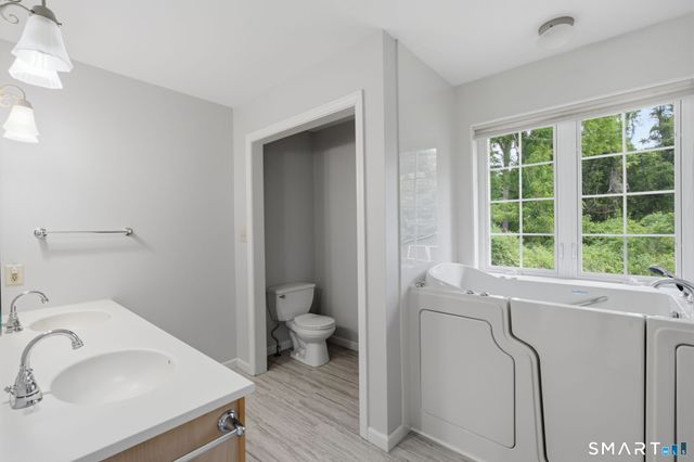 50 Hoskins Road, Bloomfield, CT 06002