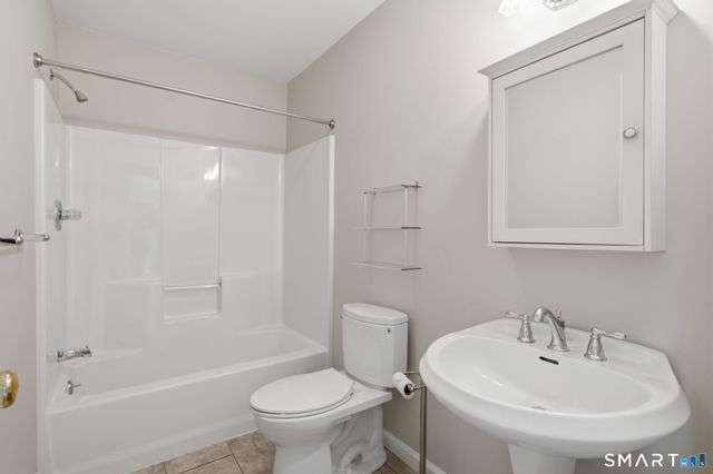 50 Hoskins Road, Bloomfield, CT 06002