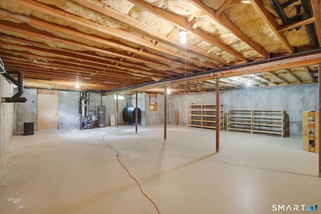 50 Hoskins Road, Bloomfield, CT 06002