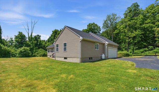 50 Hoskins Road, Bloomfield, CT 06002
