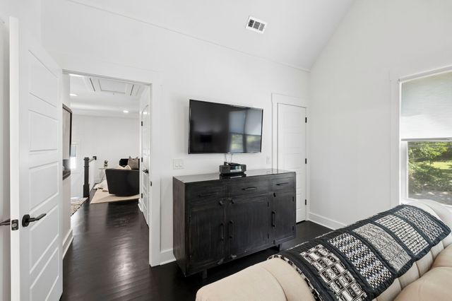 2409 Vaulx Ln, Nashville, TN 37204