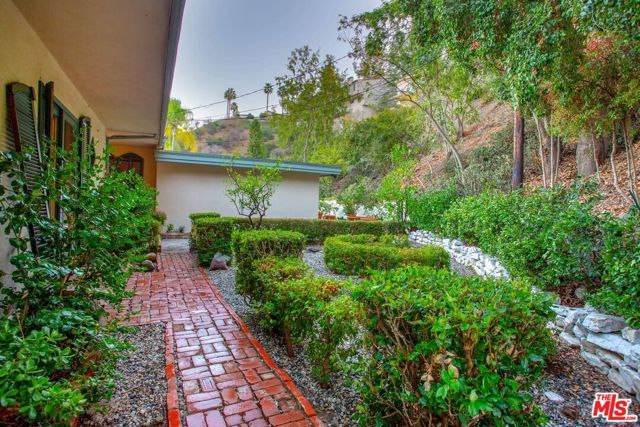 10216 Cielo Drive, Other - See Remarks, CA 90210