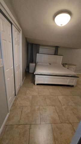 10715 64TH AVE, Seminole, FL 33772