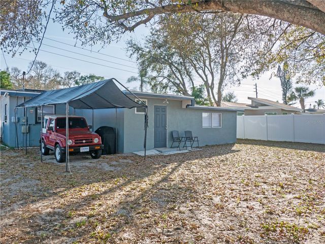 10715 64TH AVE, Seminole, FL 33772