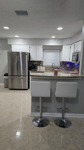 10715 64TH AVE, Seminole, FL 33772