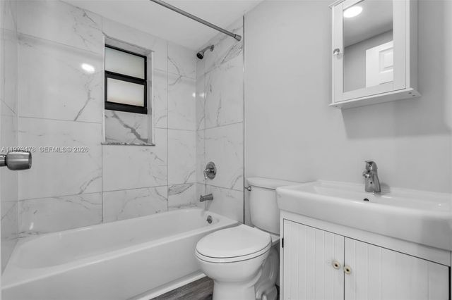 130 SW 31st Ct 1, Miami, FL 33135