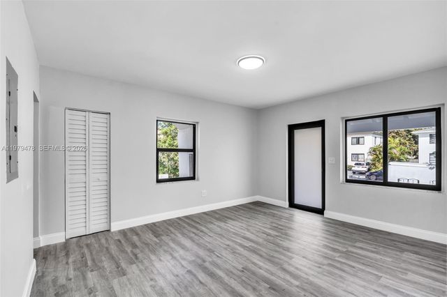 130 SW 31st Ct 1, Miami, FL 33135