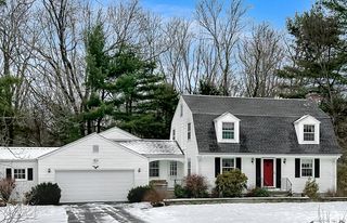 8 Quorn Hunt Road, Simsbury, CT 06092