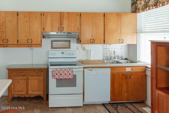 203 Minturn Avenue, Hamlet, NC 28345