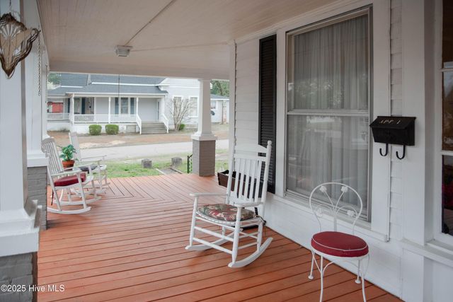 203 Minturn Avenue, Hamlet, NC 28345