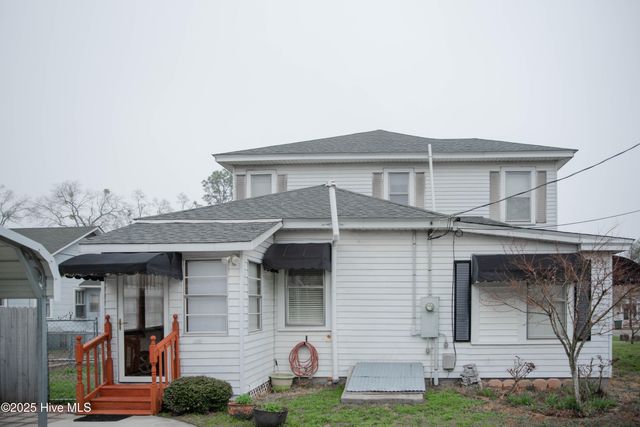 203 Minturn Avenue, Hamlet, NC 28345