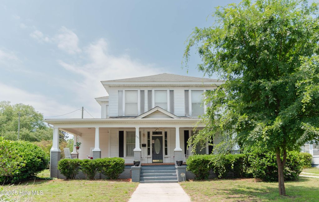 203 Minturn Avenue, Hamlet, NC 28345