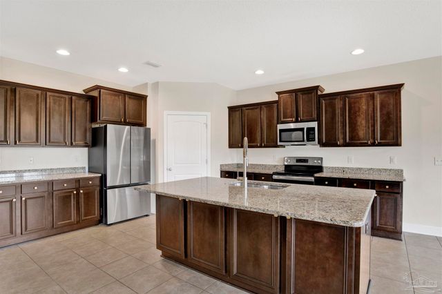 4738 Felicity Ln, Pace, FL 32571