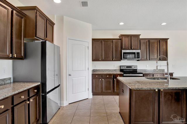 4738 Felicity Ln, Pace, FL 32571