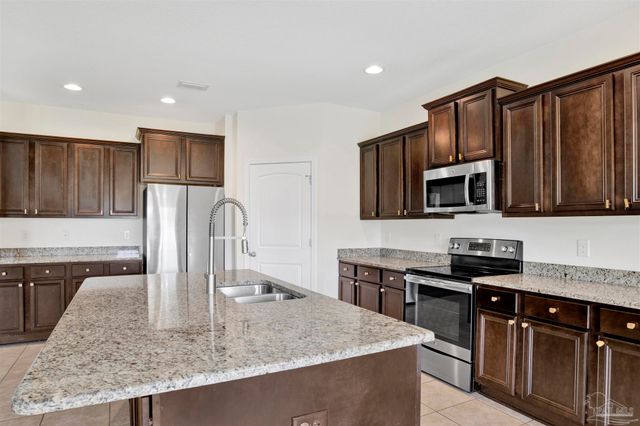 4738 Felicity Ln, Pace, FL 32571