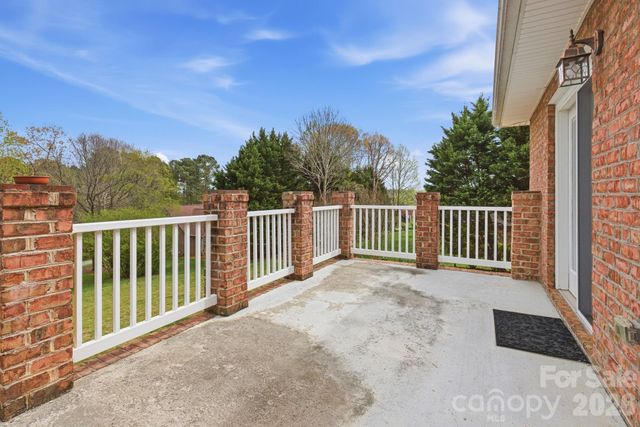 5518 Land Harbour Drive, Granite Falls, NC 28630