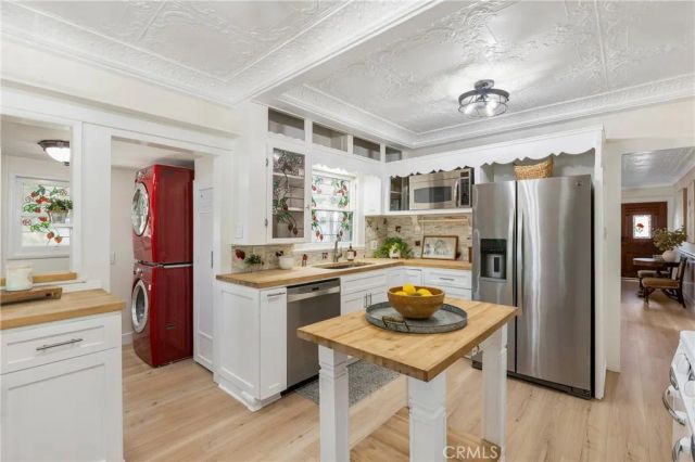 127 S Redwood Avenue, Brea, CA 92821
