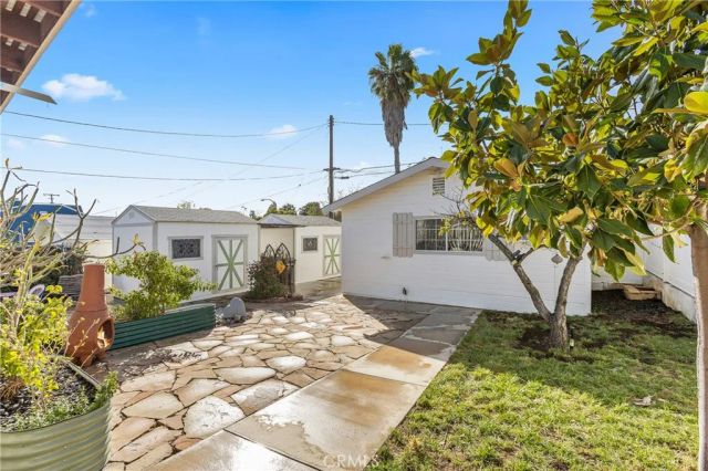 127 S Redwood Avenue, Brea, CA 92821