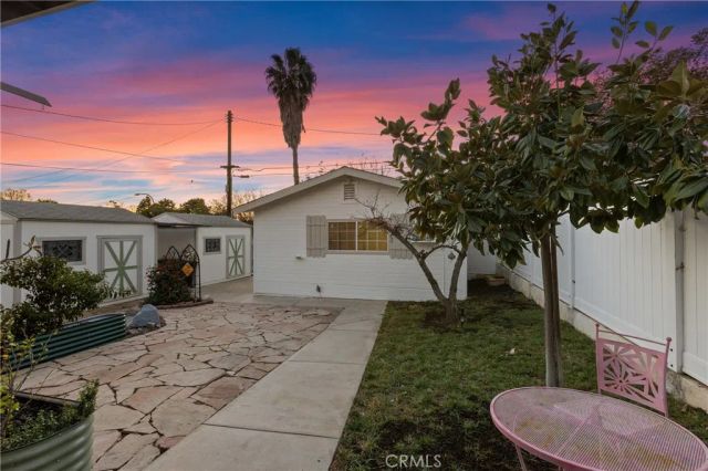 127 S Redwood Avenue, Brea, CA 92821