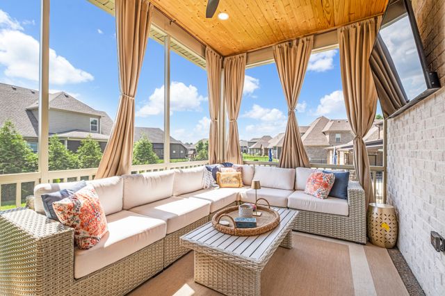 126 Thornwood Pl, Hendersonville, TN 37075