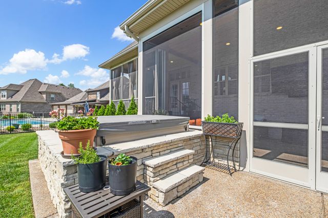 126 Thornwood Pl, Hendersonville, TN 37075