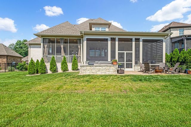 126 Thornwood Pl, Hendersonville, TN 37075