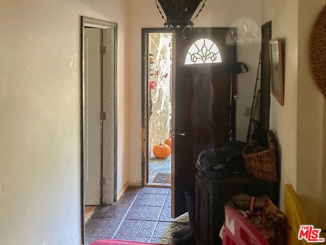 25614 Timpangos Drive, Calabasas, CA 91302