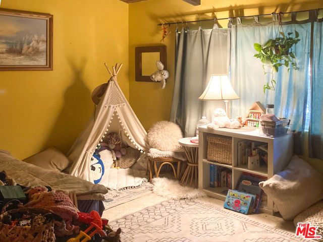 25614 Timpangos Drive, Calabasas, CA 91302