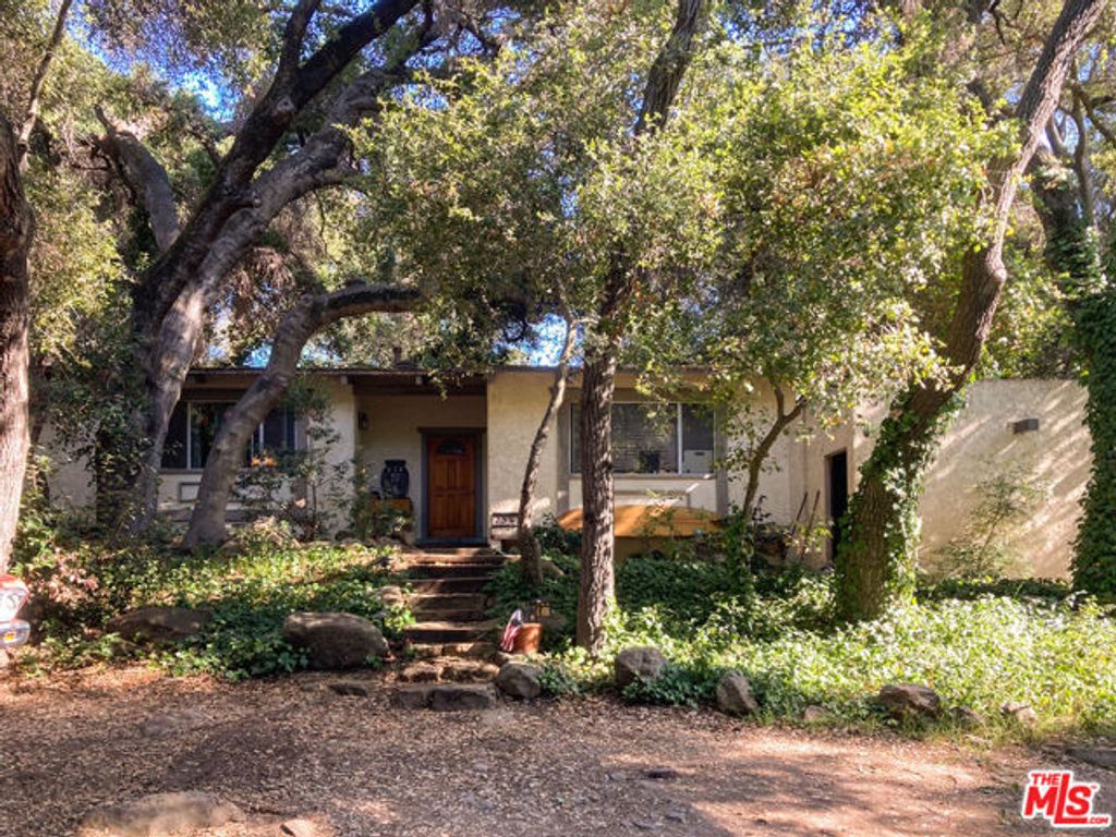 25614 Timpangos Drive, Calabasas, CA 91302