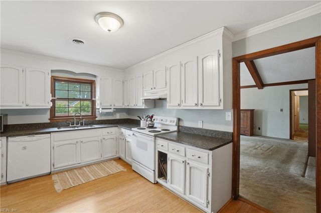 4852 Graystone CT, Virginia Beach, VA 23464