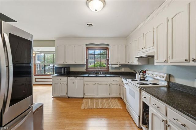 4852 Graystone CT, Virginia Beach, VA 23464