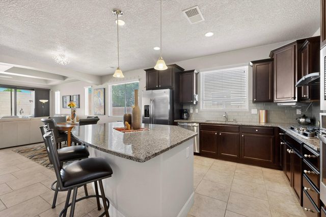 7131 Wrangell Loop NE, Rio Rancho, NM 87144
