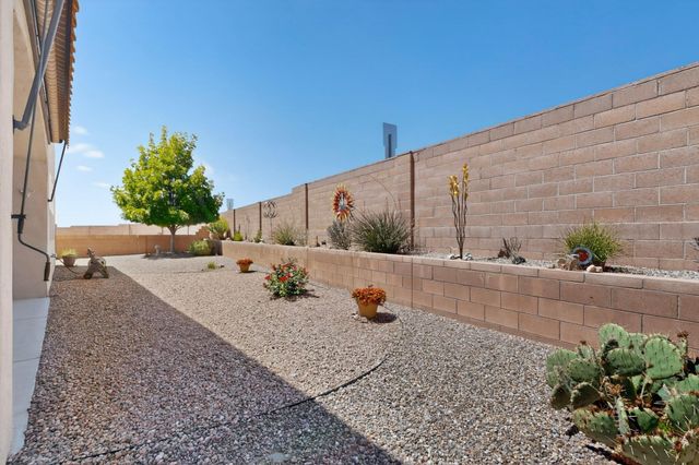7131 Wrangell Loop NE, Rio Rancho, NM 87144