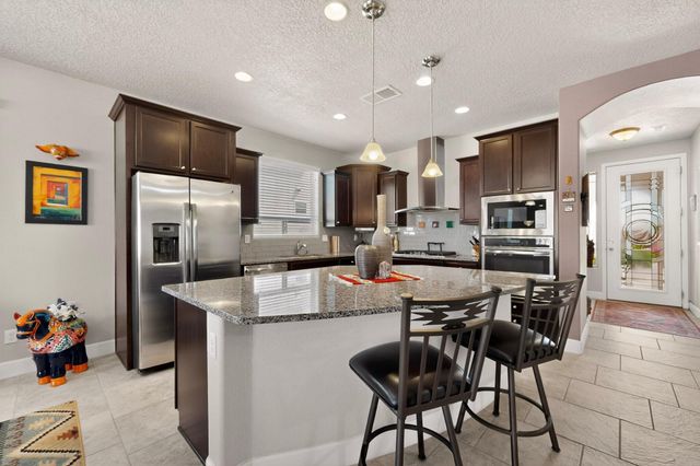 7131 Wrangell Loop NE, Rio Rancho, NM 87144