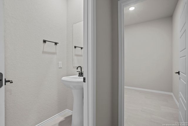 3230 Blantyre, Converse, TX 78109