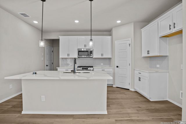 3230 Blantyre, Converse, TX 78109