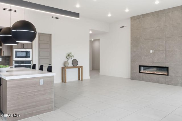 7436 CIMARRON RIM Drive, El Paso, TX 79911