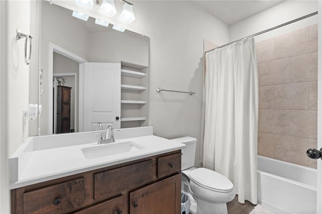 596 J W Martine Road, Hearne, TX 77859