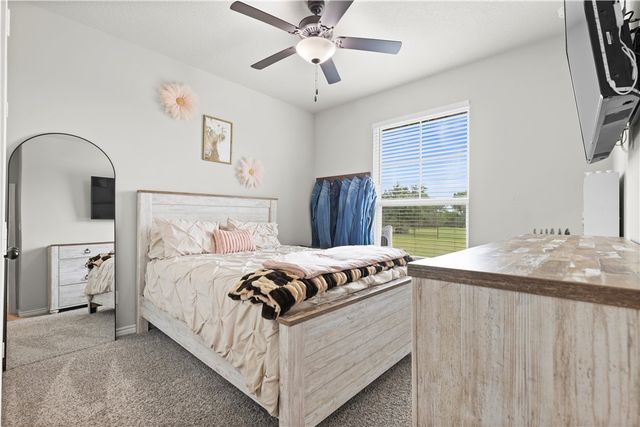 596 J W Martine Road, Hearne, TX 77859