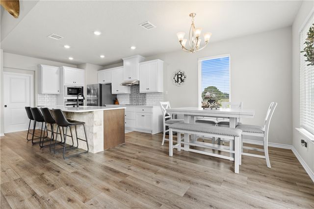 596 J W Martine Road, Hearne, TX 77859