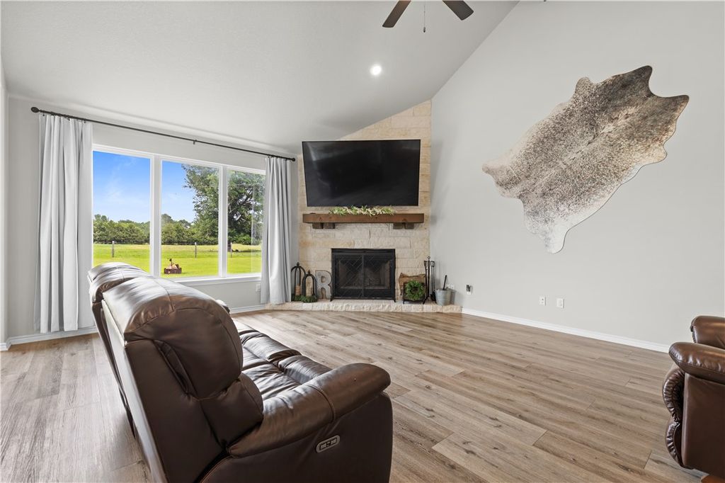 596 JW Martine Road, Hearne, TX 77859 — photo 4