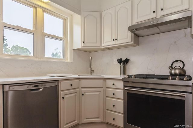 469 Chester Street, Uniondale, NY 11553