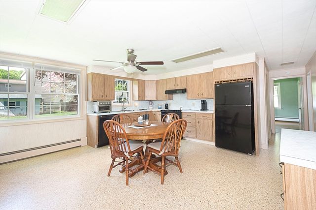 70 Trinity Ave, Worcester, MA 01605