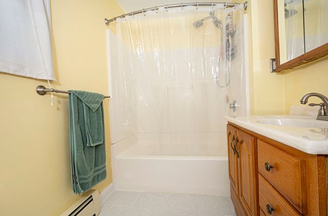 70 Trinity Ave, Worcester, MA 01605