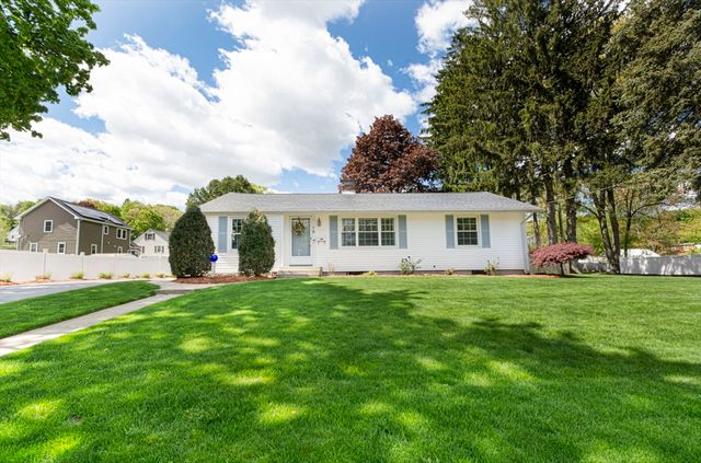 70 Trinity Ave, Worcester, MA 01605