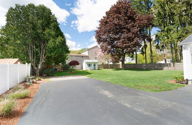 70 Trinity Ave, Worcester, MA 01605