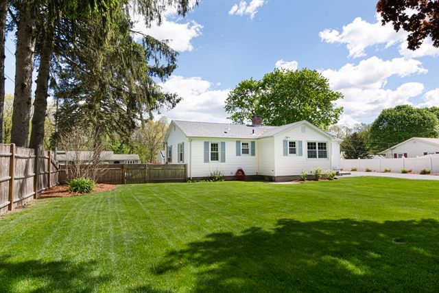 70 Trinity Ave, Worcester, MA 01605