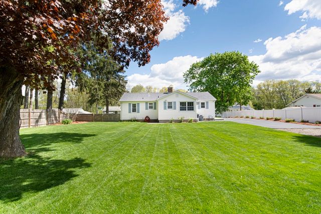 70 Trinity Ave, Worcester, MA 01605